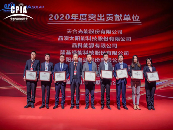 全體看過來！謝謝，謝謝！謝謝~